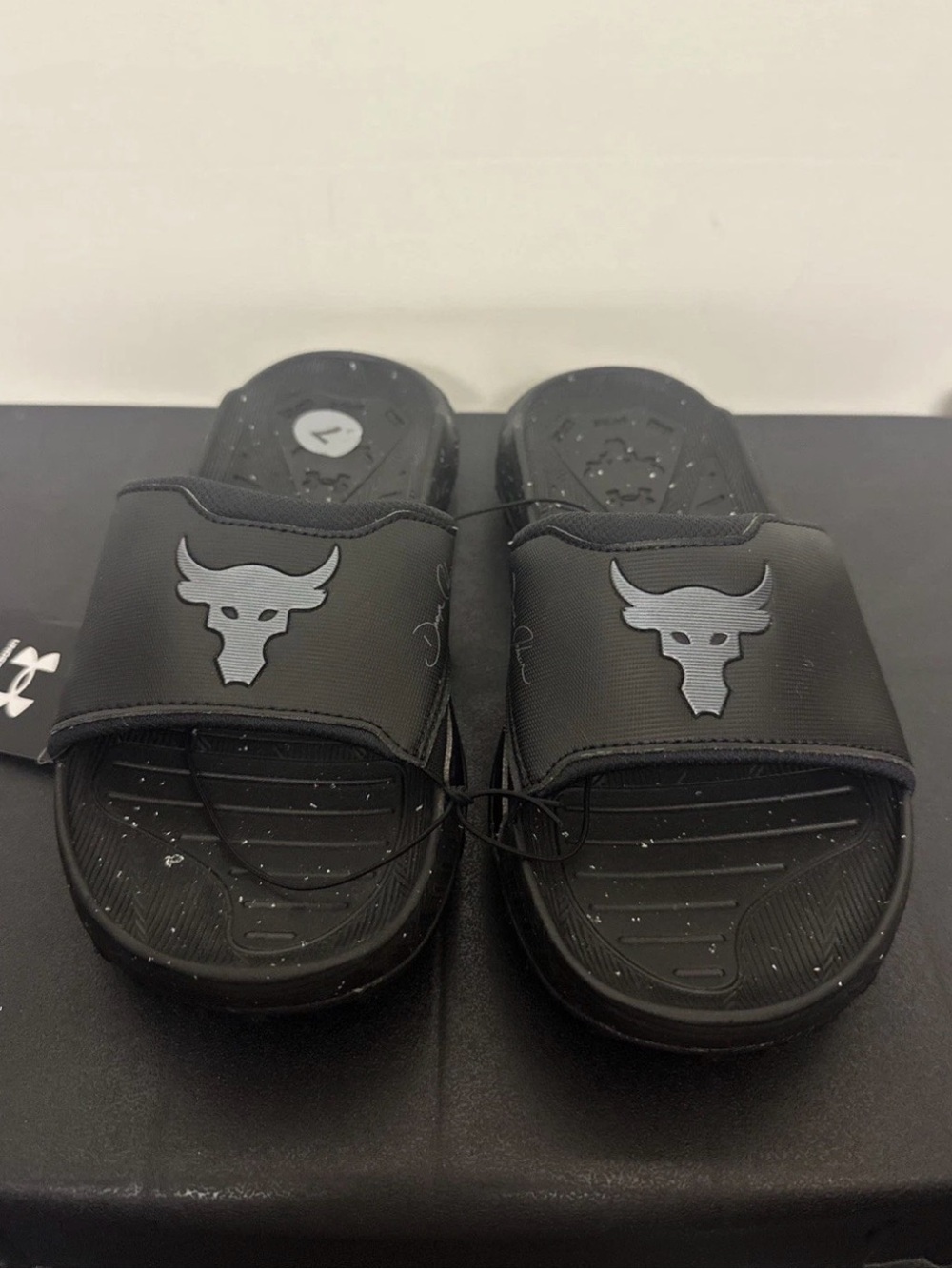Under Armour Project Rock 3 Black Slide Sandals Men’s 7 Women’s 8.5 New